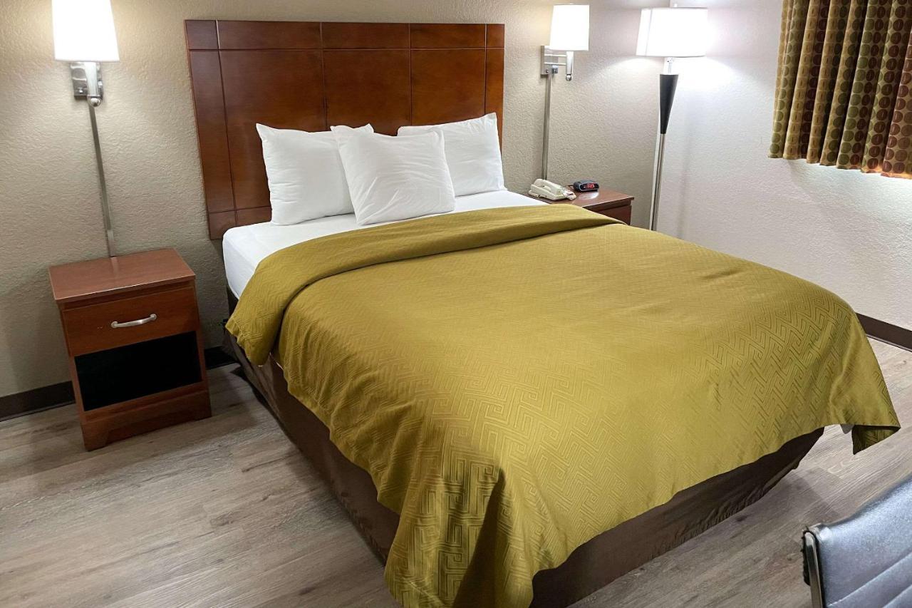 Econo Lodge Cartersville-Emerson Lake Point Eksteriør bilde