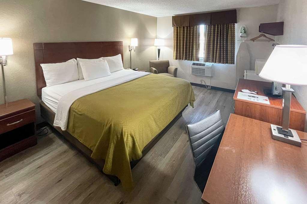 Econo Lodge Cartersville-Emerson Lake Point Rom bilde